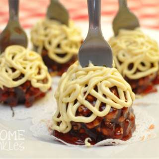 Spaghetti & Meatballs Cake Pops