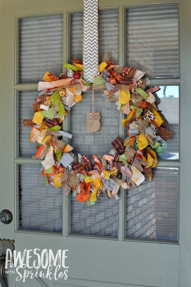 Easy No-Sew Fabric Tie Wreath | Awesome with Sprinkles