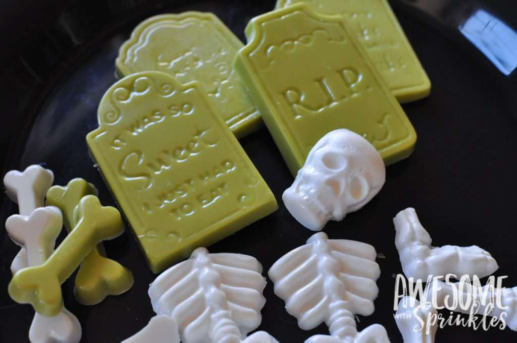Graveyard Pudding Dirt Cups | Awesome with Sprinkles