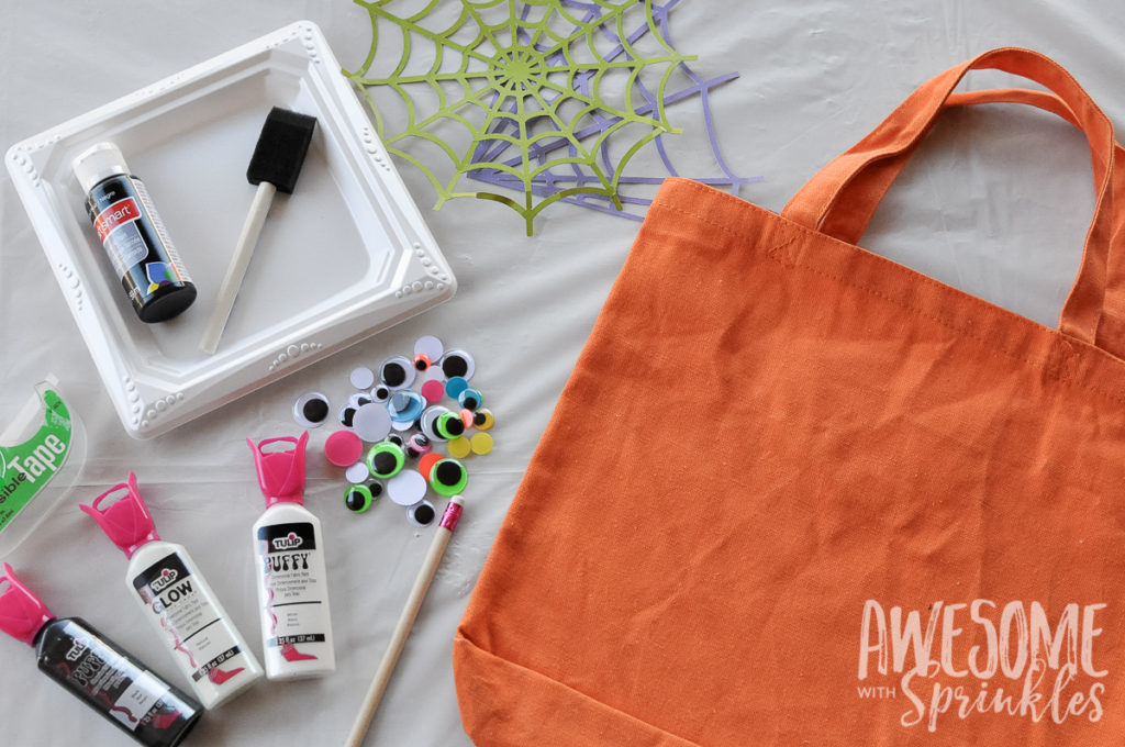 TRICK OR TREAT TOTE: GLOW IN THE DARK Mad in Crafts