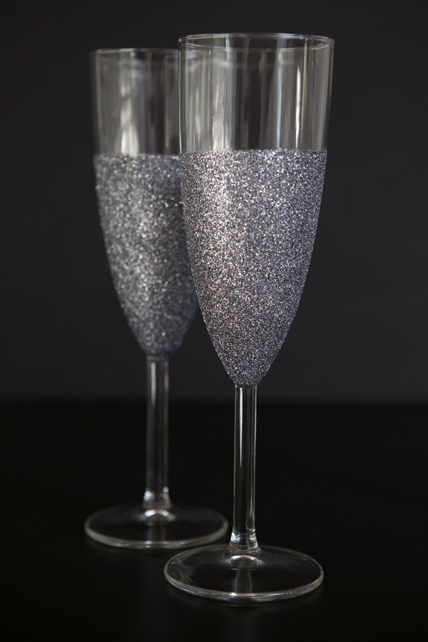 Glitter Wine Glasses from DIY Galentine's Day Gift Ideas Round Up || Awesome with Sprinkles