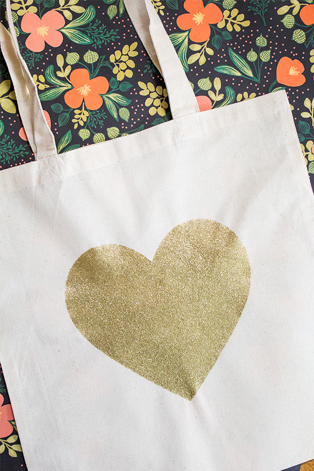 DIY Glitter Tote Bag from DIY Galentine's Day Gift Ideas Round Up || Awesome with Sprinkles