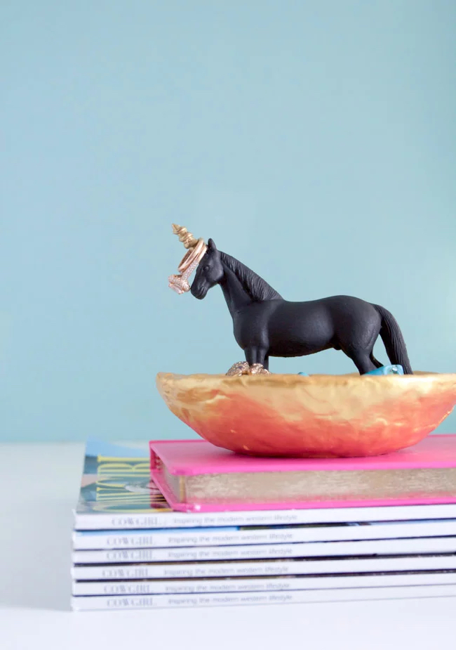 DIY Unicorn Jewelry Dish from DIY Galentine's Day Gift Ideas Round Up || Awesome with Sprinkles