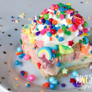 No-Bake Rainbow Marshmallow Pudding Pie (with Lucky Charms!)