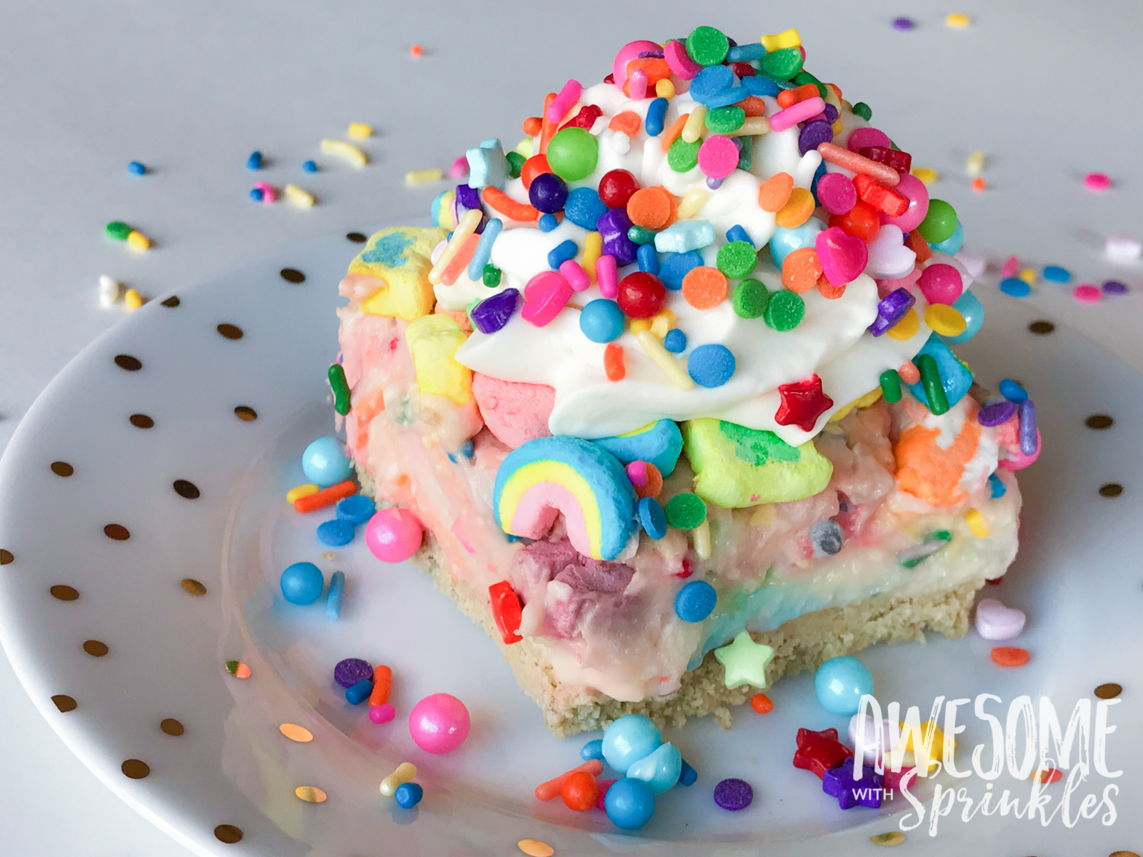 No-Bake Rainbow Marshmallow Pudding Pie (with Lucky Charms) // by Awesome with Sprinkles