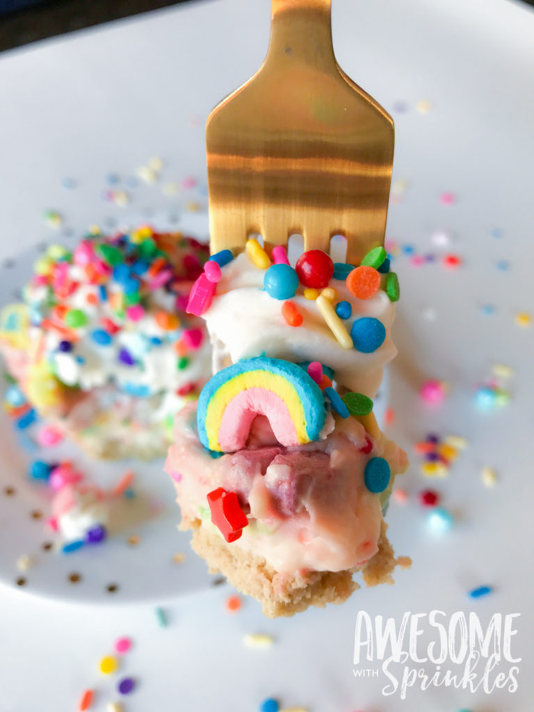 No-Bake Rainbow Marshmallow Pudding Pie (with Lucky Charms) // by Awesome with Sprinkles 