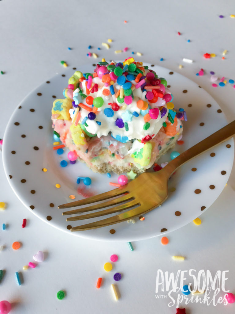 No-Bake Rainbow Marshmallow Pudding Pie (with Lucky Charms) // by Awesome with Sprinkles 