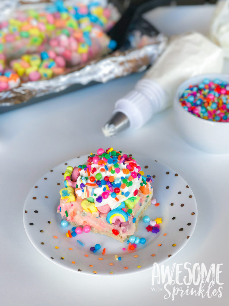 No-Bake Rainbow Marshmallow Pudding Pie (with Lucky Charms) // by Awesome with Sprinkles 