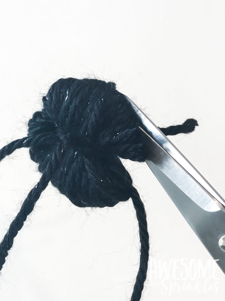 How to make a bat pom-pom for Halloween | Awesome with Sprinkles