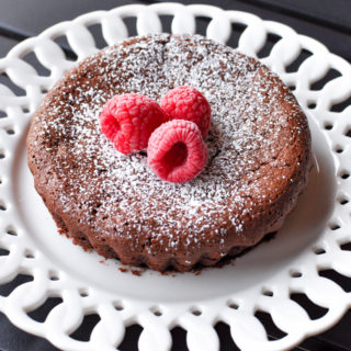 Easy Flourless Chocolate Cake